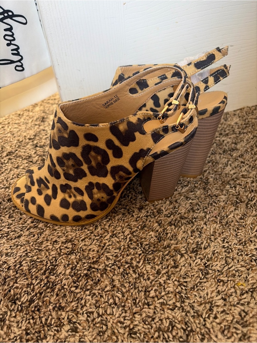 NWOT J Adam’s Leopard Print Block Heel Sandals US 8